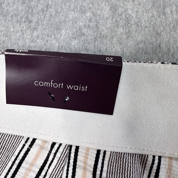 Ava & Viv Pants Black Cream Womens 20 Comfort Waist Highrise Plaid Tapered Crop - Picture 5 of 11